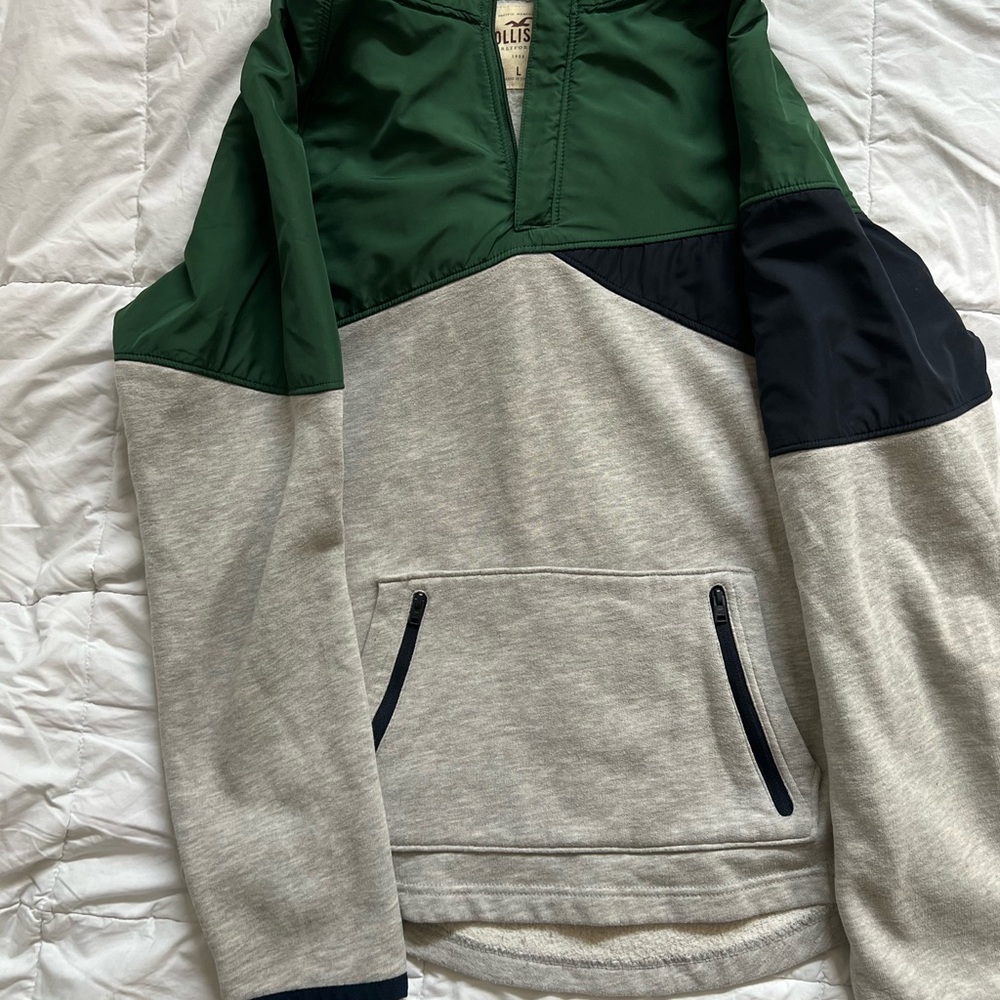 Hollister Men's Green and Gray Zip-Up Sweater
